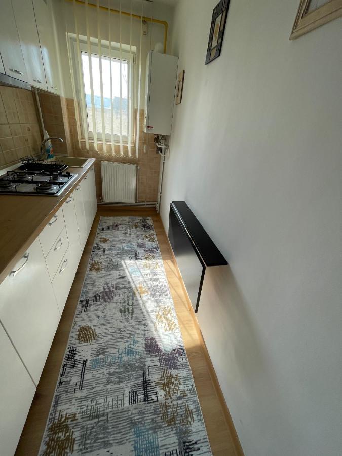 Apartament Cina Husi Exterior photo